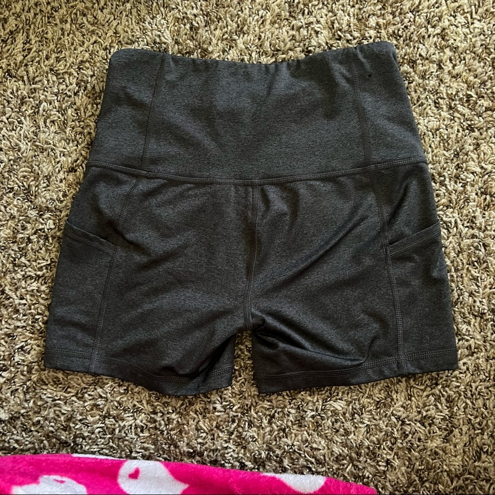Reebok Compression Shorts - Picture 2 of 4